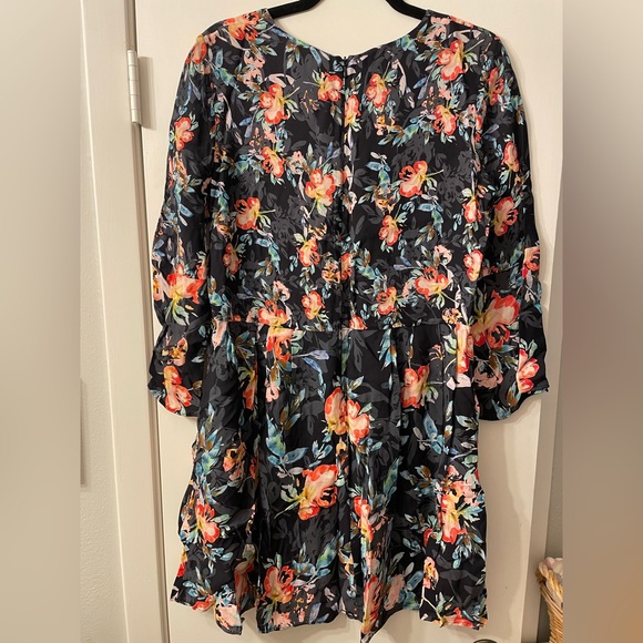 French Connection V-neck Multicolor Floral Fit & Flare Dress - Picture 5 of 5